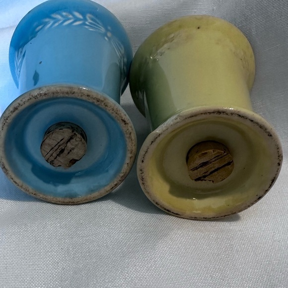 Vintage Antique salt and Pepper shakers! - Picture 2 of 5